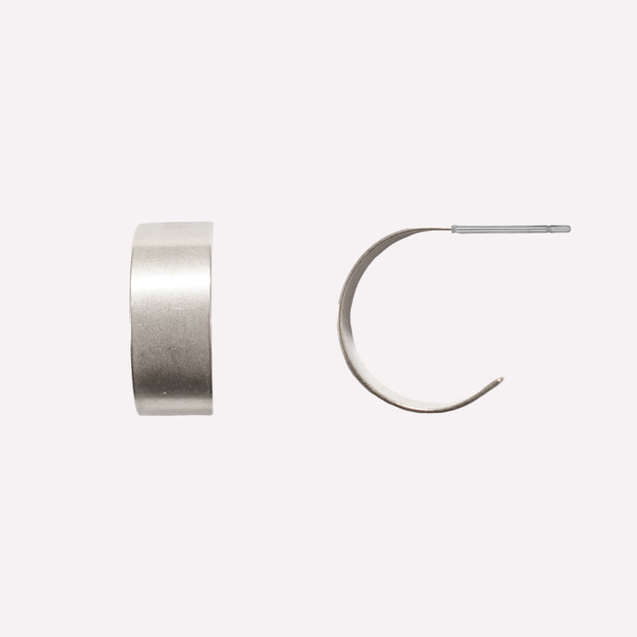 BRUSHED FINISH BOLD HUGGIE HOOP EARRINGS IN SILVER