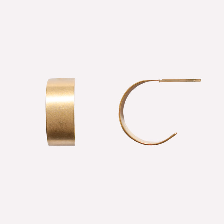 BRUSHED FINISH BOLD HUGGIE HOOP EARRINGS IN GOLD