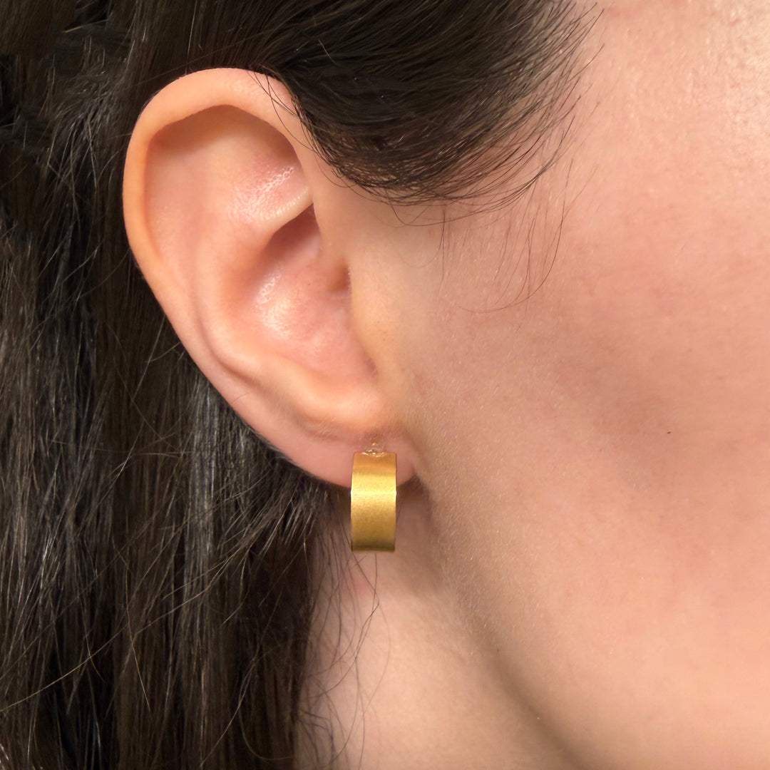 BRUSHED FINISH BOLD HUGGIE HOOP CLIP-ON EARRINGS IN GOLD