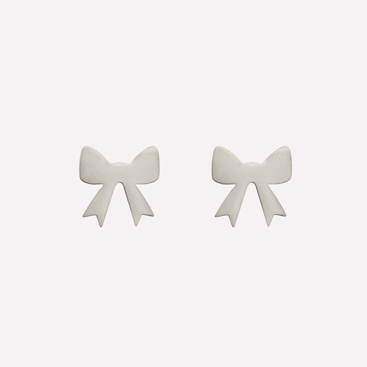 PRETTY BOW STUD EARRINGS IN SILVER