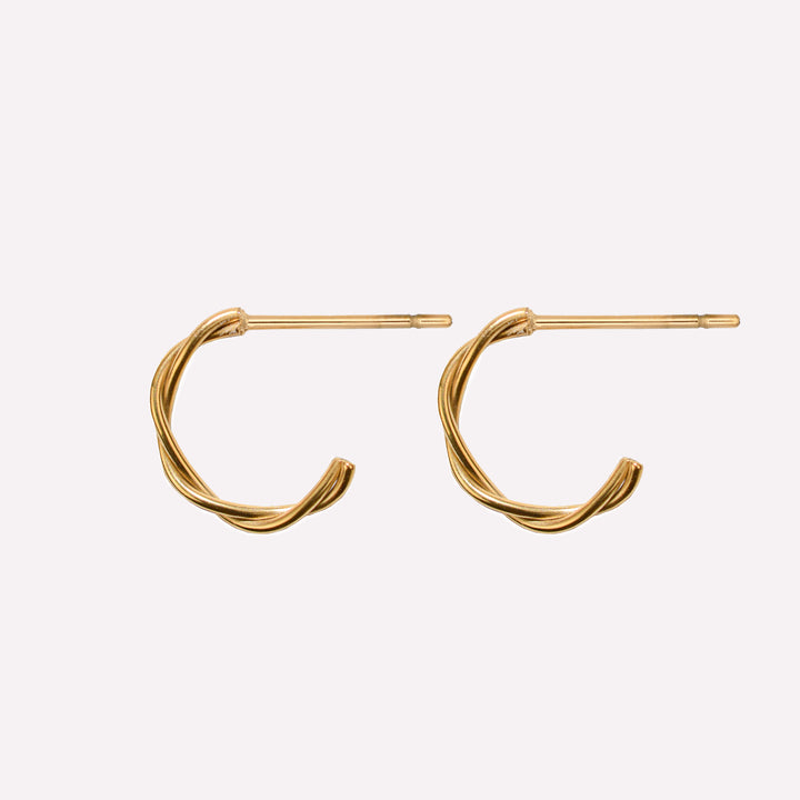 TWIRLED WIRE HUGGIE HOOP EARRINGS IN GOLD