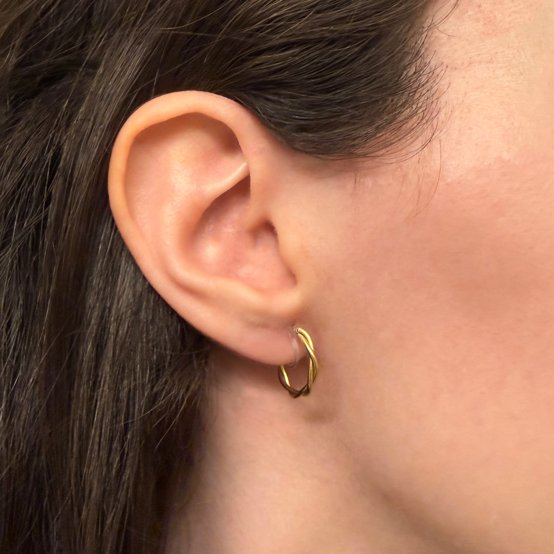TWIRLED WIRE HUGGIE HOOP CLIP-ON EARRINGS IN GOLD